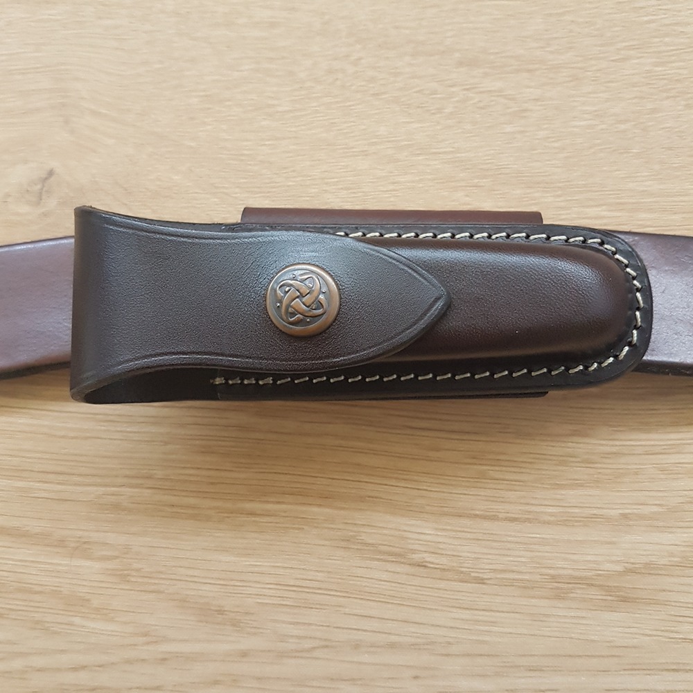 POUCH Horizontal Lay with Clip Suits Trapper Style Knives